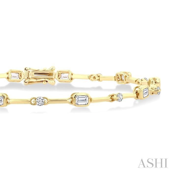 1 1/3 Ctw Bezel Set Emerald and Round Cut Diamond Bar Link Bracelet in 14K Yellow Gold