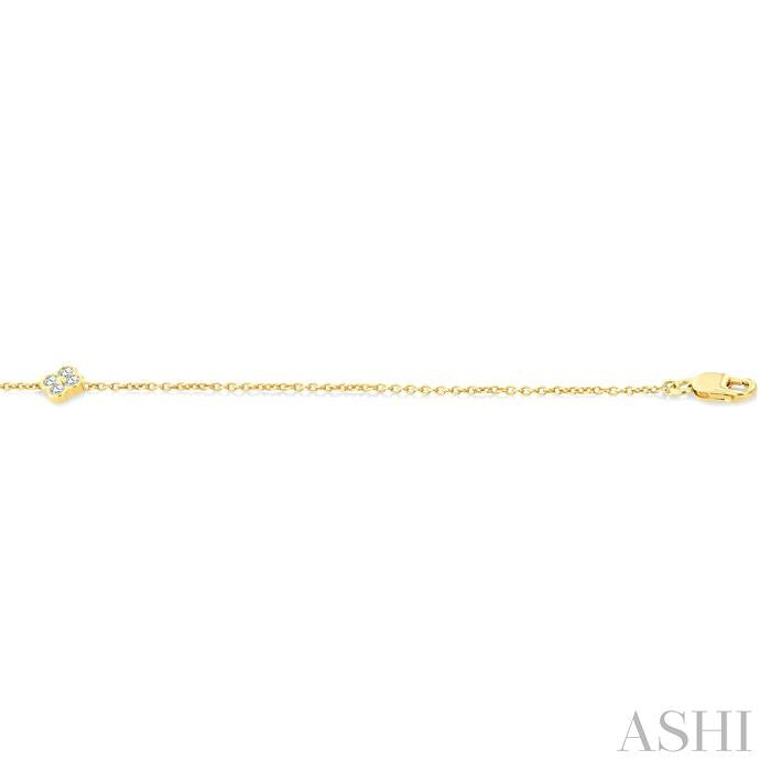1/8 Ctw Bezel Set Round Cut Diamond Clover Petite Fashion Chain Bracelet in 10K Yellow Gold