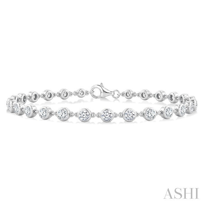 2 Ctw Bezel Set Round Cut Diamond Station Bracelet in Platinum