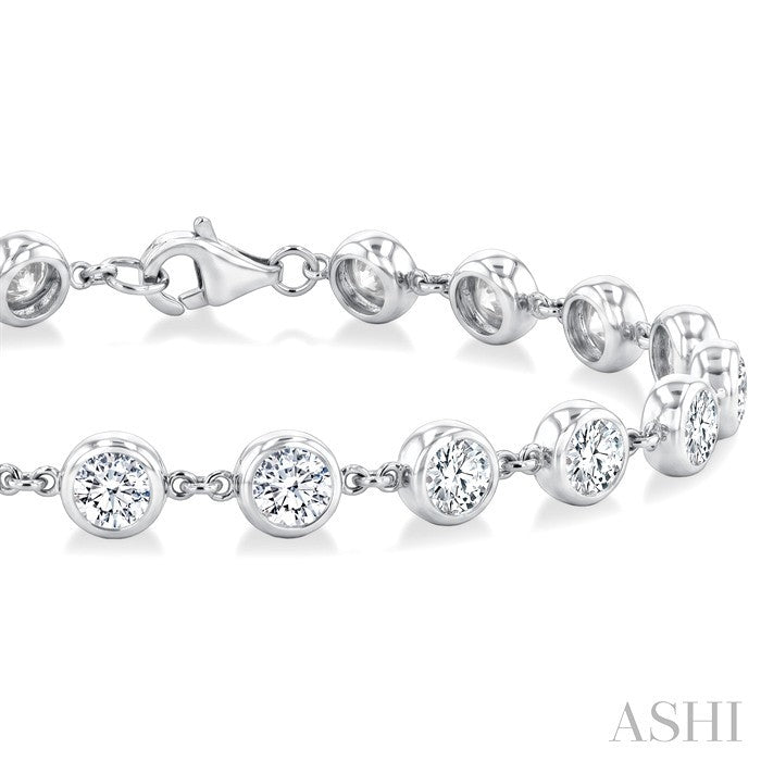 4 Ctw Bezel Set Round Cut Diamond Station Bracelet in Platinum