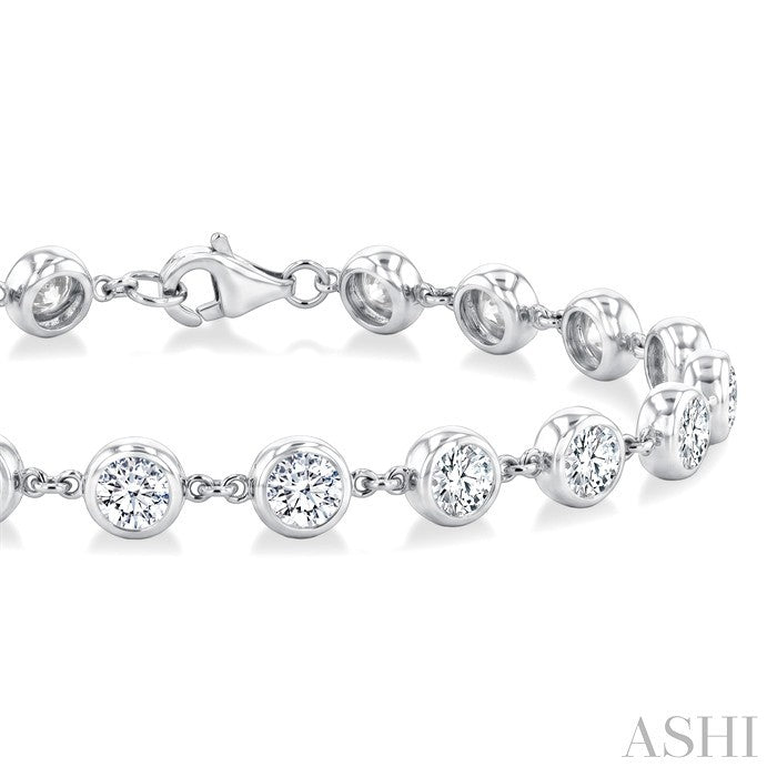 5 Ctw Bezel Set Round Cut Diamond Station Bracelet in Platinum