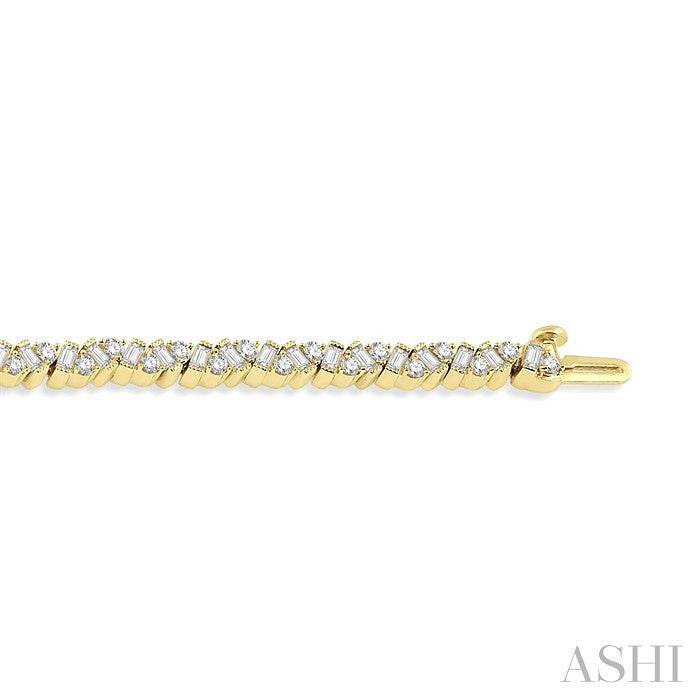 3 Ctw Zigzag Baguette and Round Cut Diamond Bracelet in 14K Yellow Gold