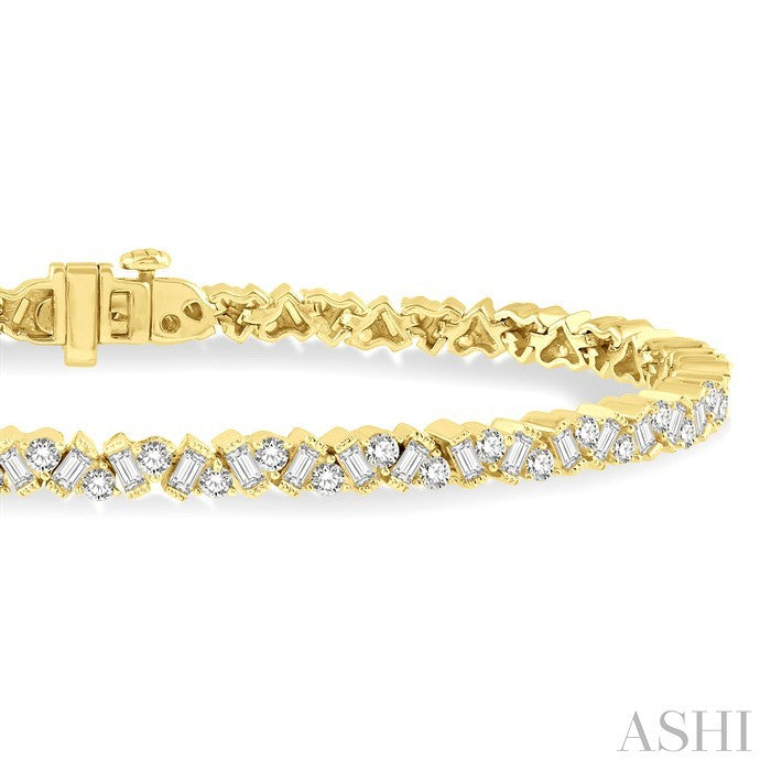 3 Ctw Zigzag Baguette and Round Cut Diamond Bracelet in 14K Yellow Gold