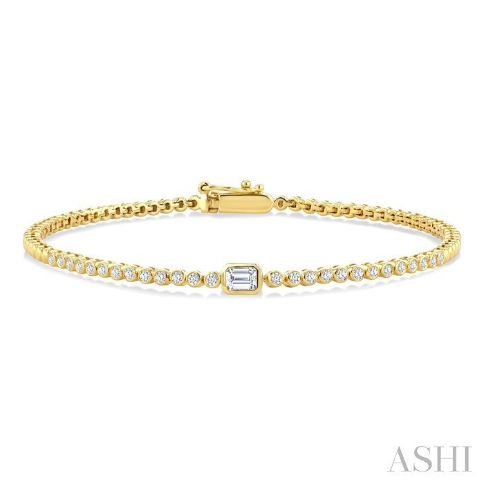 1/2 Ctw Bezel Set Octagon Cut Diamond Luna Bezel Fashion Bracelet in 14K Yellow Gold