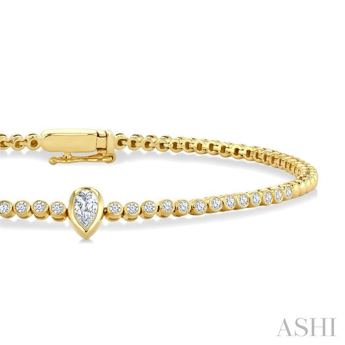 1/2 Ctw Bezel Set Pear Cut Diamond Luna Bezel Fashion Bracelet in 14K Yellow Gold