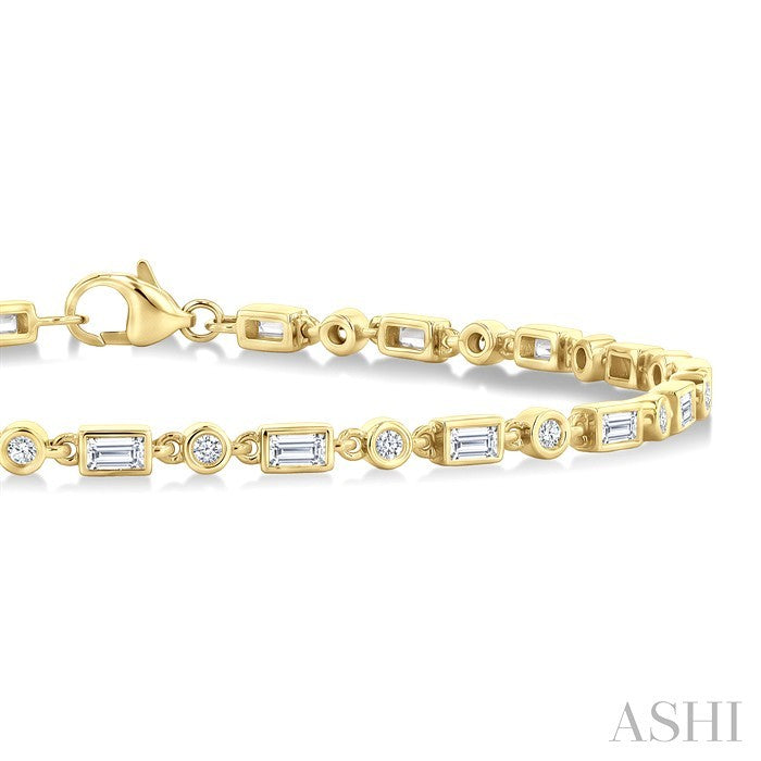 3/4 Ctw Bezel Set Baguette and Round Cut Diamond Fashion Bracelet in 14K Yellow Gold