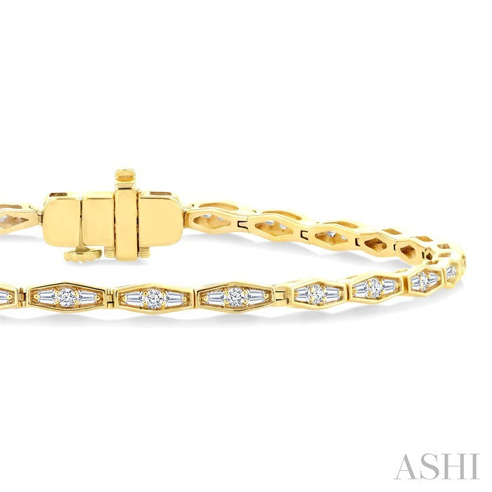 3/4 Ctw Baguette and Round Cut Diamond Fancy Bracelet in 14K Yellow Gold