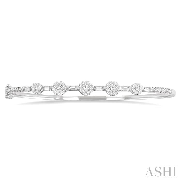 1 1/10 Ctw Shine Bright Circular Mounts Baguette & Round Cut Diamond Bangle in 14K White Gold