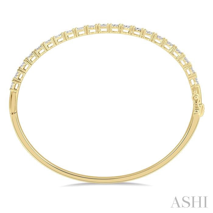 1 1/2 Ctw Circular Shine Bright Round Cut Diamond Bangle in 14K Yellow and White Gold