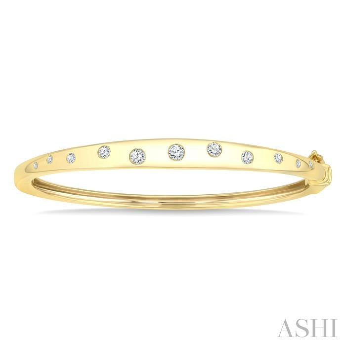 1/2 Ctw Round Cut Diamond Mosaic Fashion Bangle in 10K Yellow Gold