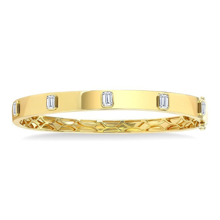 1 1/2 Ctw Bezel Set Emerald Cut Diamond Bangle in 14K Yellow Gold