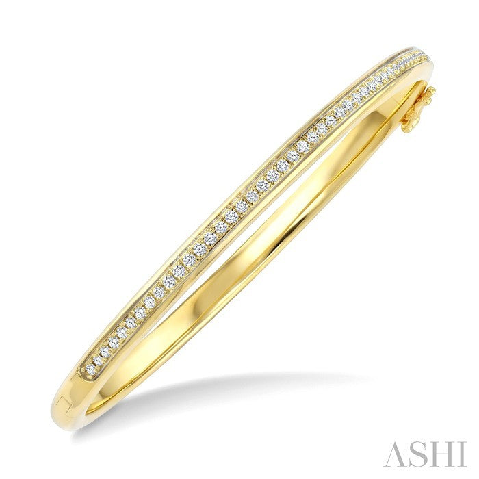 3/4 Ctw Pave Set Round Cut Diamond Aeris Gold Fashion Bangle in 14K Yellow Gold