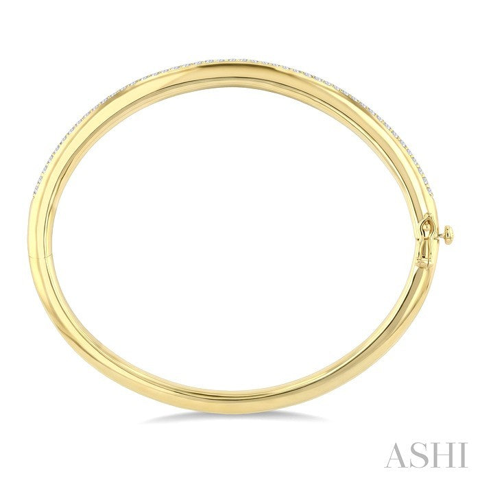 3/4 Ctw Pave Set Round Cut Diamond Aeris Gold Fashion Bangle in 14K Yellow Gold