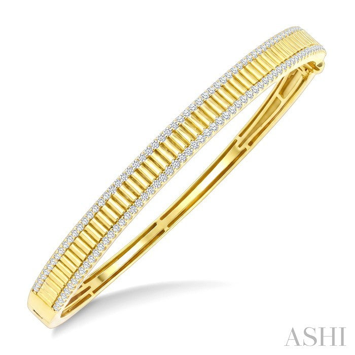 1 Ctw Round Cut Diamond Pirouette Fashion Bangle in 14K Yellow Gold
