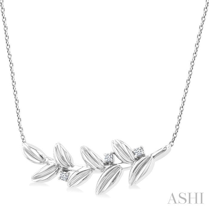 1/20 Ctw Olive Leaf Round Cut Diamond Pendant With Chain in Sterling Silver