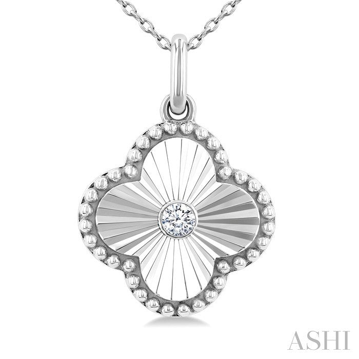 1/20 Ctw Clover Fluted Medallion Round Cut Diamond Pirouette Pendant With Chain in Sterling Silver