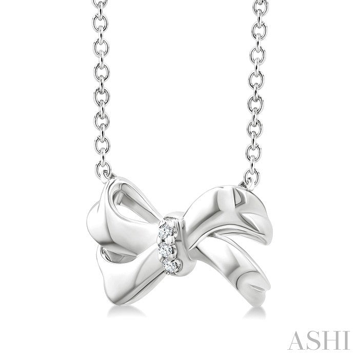 1/50 Ctw Round Cut Diamond Bow Fashion Pendant With Chain in Sterling Silver