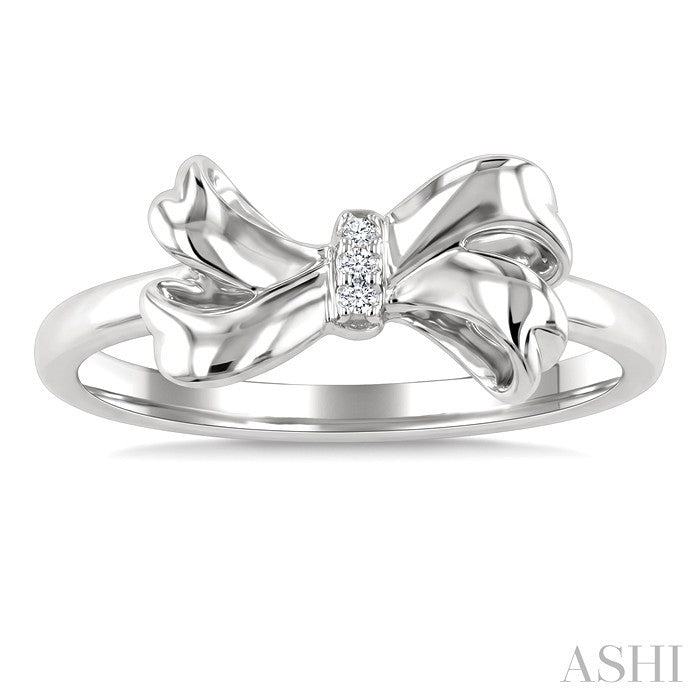 1/50 Ctw Round Cut Diamond Bow Fashion Ring in Sterling Silver
