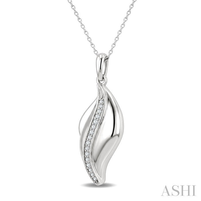 1/10 Ctw Round Cut Diamond Twisted Pendant With Chain in Sterling Silver