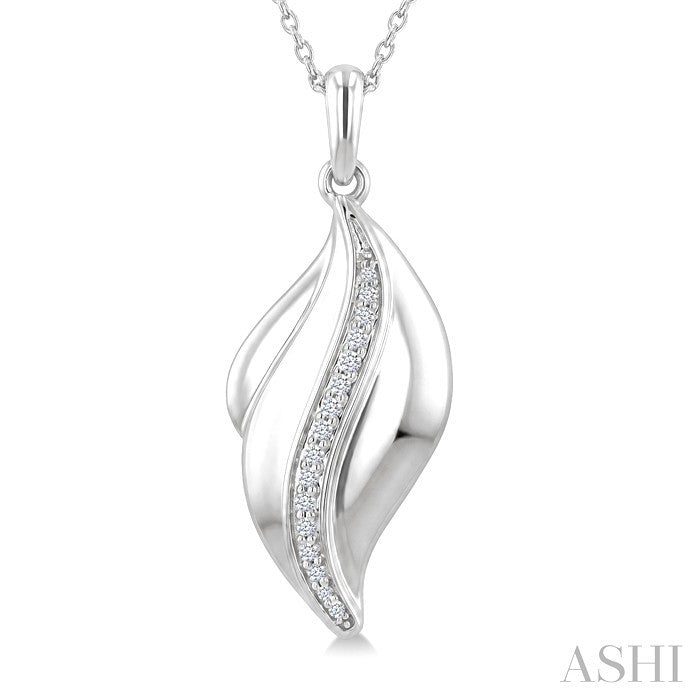 1/10 Ctw Round Cut Diamond Twisted Pendant With Chain in Sterling Silver