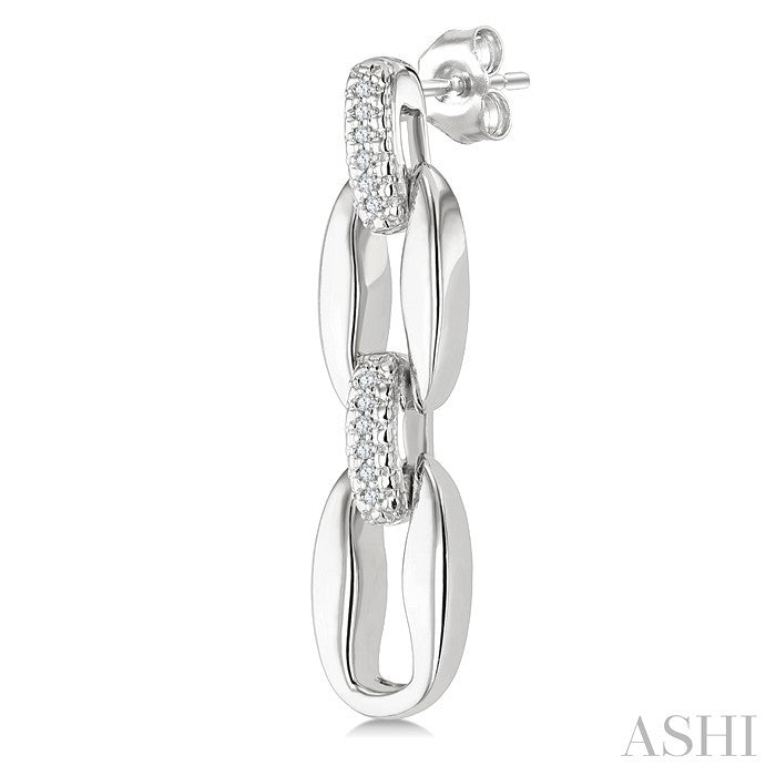 1/10 Ctw Round Cut Diamond Oval Shape D-Link Bold Fashion Earrings in Sterling Silver