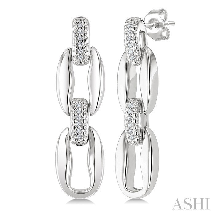 1/10 Ctw Round Cut Diamond Oval Shape D-Link Bold Fashion Earrings in Sterling Silver