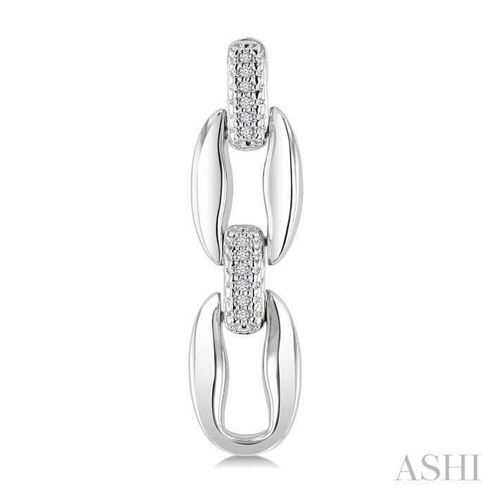 1/10 Ctw Round Cut Diamond Oval Shape D-Link Bold Fashion Earrings in Sterling Silver