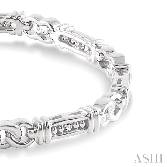 1/10 Ctw Knot Shape Round Cut Diamond Link Bracelet in Sterling Silver