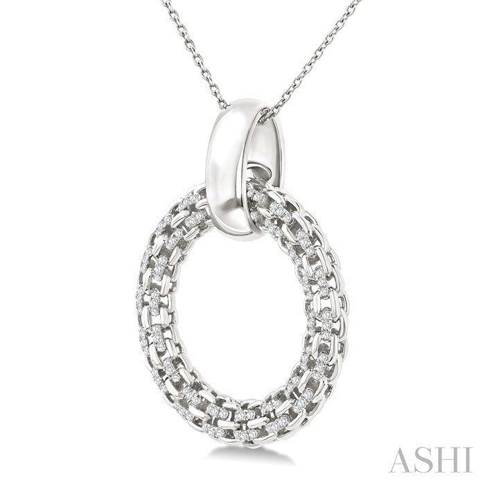 1/8 Ctw Cable Chain Inspired Bold Weave Circle Round Cut Diamond Pendant With Chain in Sterling Silver