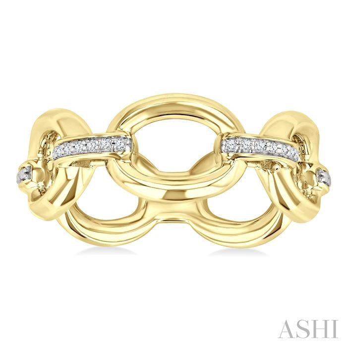 1/20 Ctw Bold Oval Link Round Cut Diamond Fashion Ring in Yellow Gold Vermeil