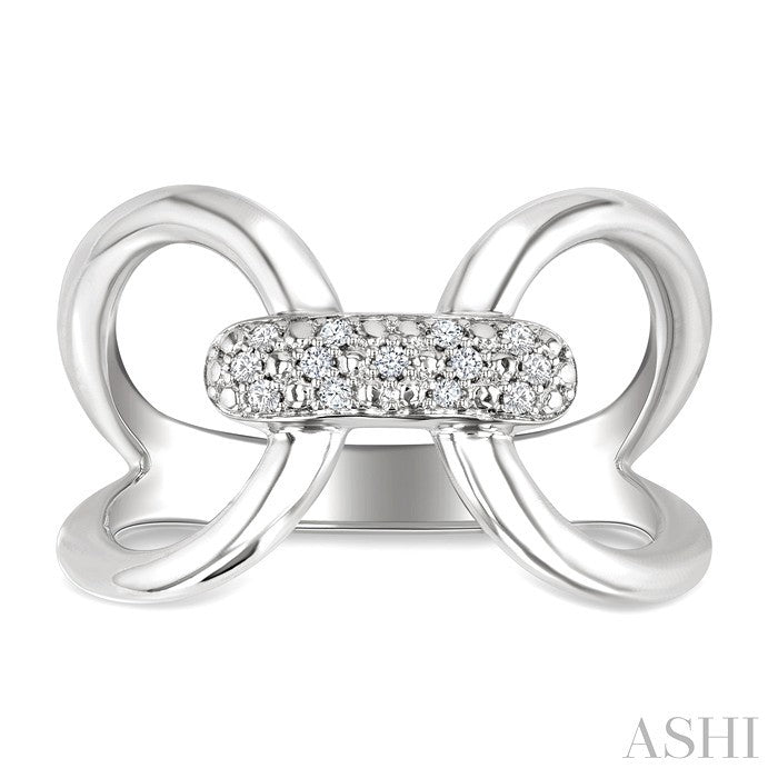 1/10 Ctw Accent Round Cut Diamond Bold Fashion Ring in Sterling Silver