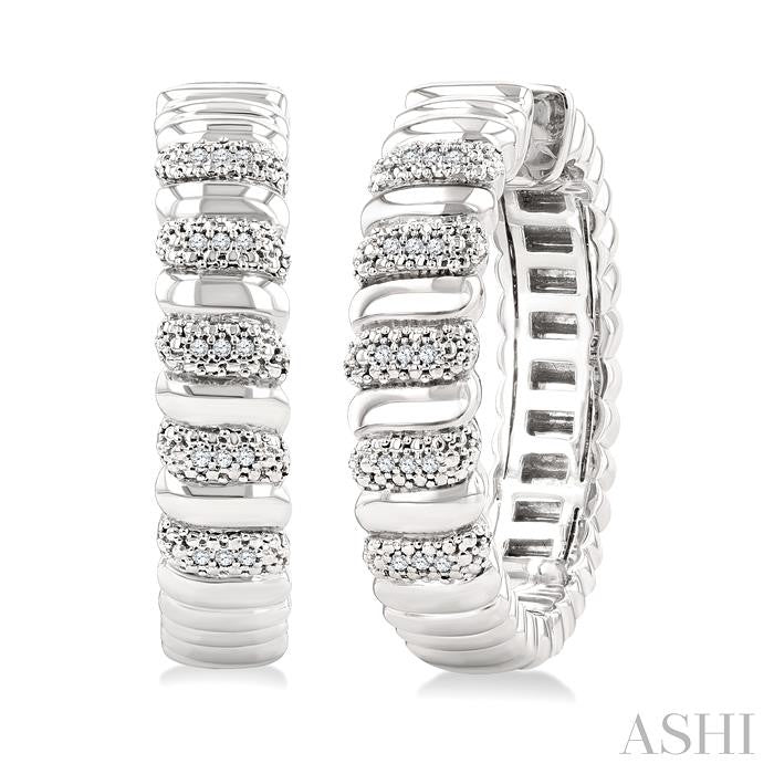 1/10 Ctw Bold Wide Ribbed Round Cut Diamond Pirouette Fashion Earrings in Sterling Silver