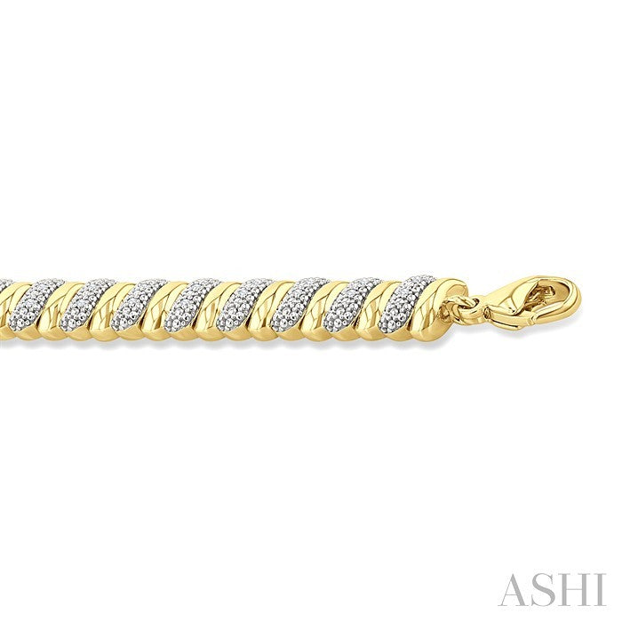 1/6 Ctw Bold Ribbed Swirl Round Cut Diamond Pirouette Fashion Bracelet in Yellow Gold Vermeil