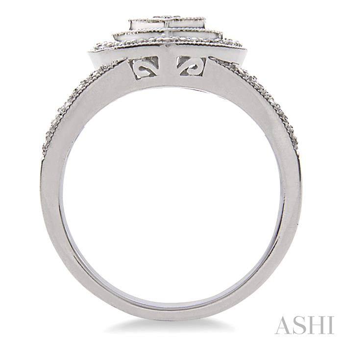 1/20 Ctw Heart Shape Round Cut Diamond Ring in Sterling Silver
