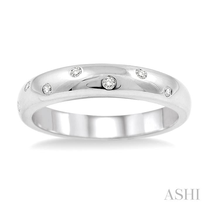 1/20 Ctw Round Cut Diamond Wedding band in Sterling Silver