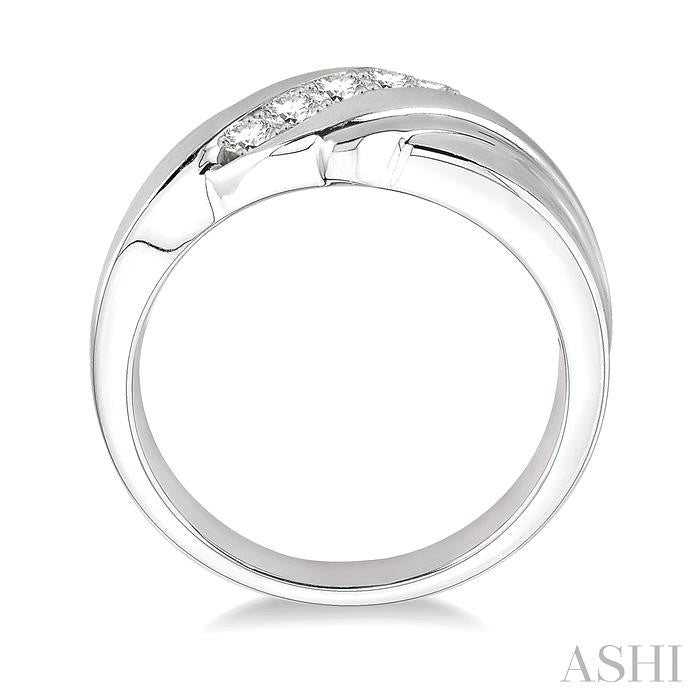 1/20 Ctw Round Cut Diamond Men's Ring in Sterling Silver
