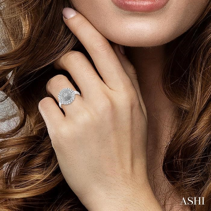 1/50 Ctw Round Cut Diamond Ring in Sterling Silver