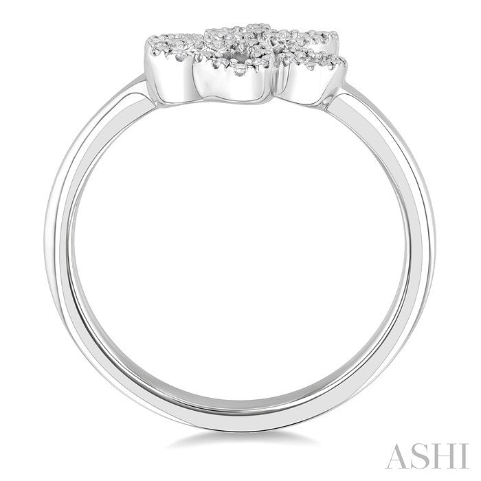 1/20 Ctw Dog Paw Round Cut Diamond Fashion Ring in Sterling Silver