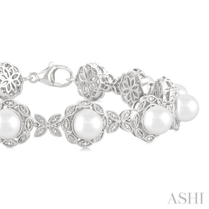 6 MM Cultured Pearl and 1/6 Ctw Round Cut Diamond Bracelet in Sterling Silver