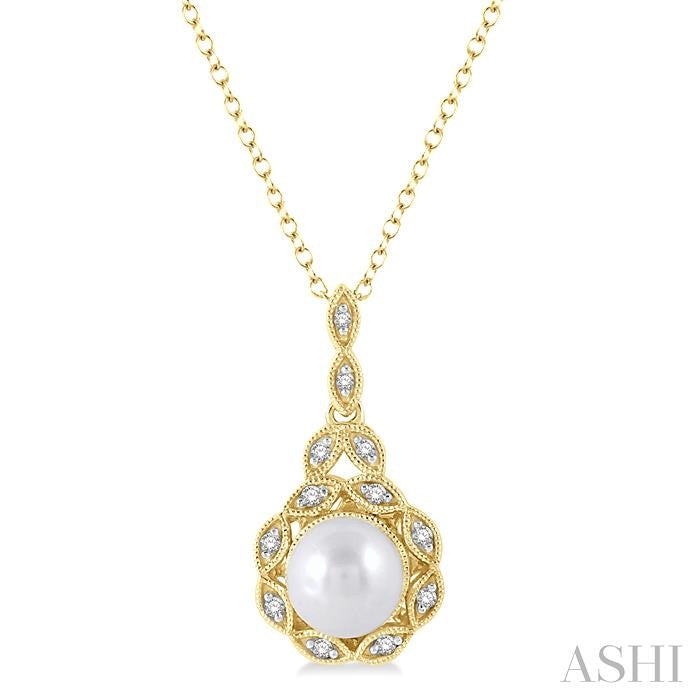 6.5 MM Cultured Pearl and 1/20 Ctw Round Cut Diamond Pendant With Chain in Yellow Gold Vermeil