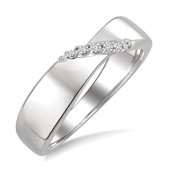 1/20 Ctw Round Cut Diamond Fashion Ring in Sterling Silver