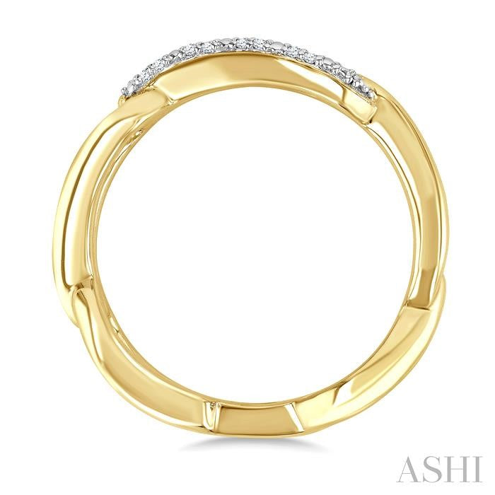 1/10 Ctw Round Cut Diamond Bold Knot Link Fashion Ring in Yellow Gold Vermeil