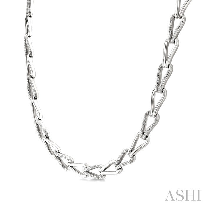1/4 Ctw Round Cut Diamond Bold Knot Link Fashion Necklace in Sterling Silver