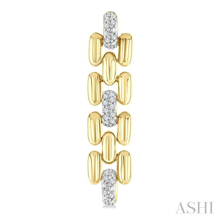 1/10 Ctw Bold Panther Link Round Cut Diamond Fashion Earrings in Yellow Gold Vermeil