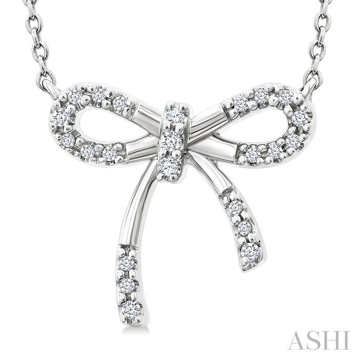 1/10 Ctw Bow Round Cut Diamond Fashion Pendant With Chain in Sterling Silver