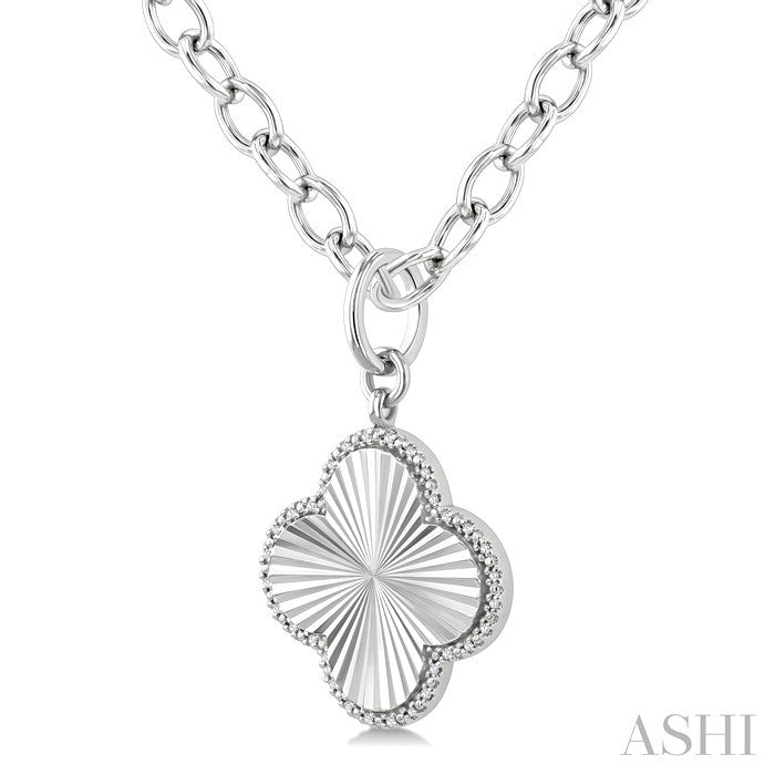 1/10 Ctw Clover Fluted Medallion Round Cut Diamond Pirouette Pendant With Chain in Sterling Silver