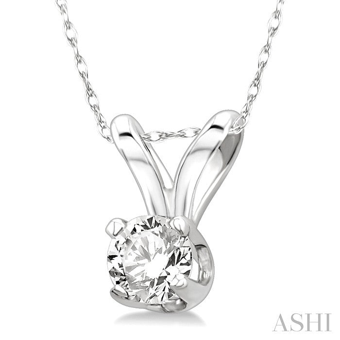 1/10 Ctw Round Cut Diamond Solitaire Pendant in 14K White Gold with Chain