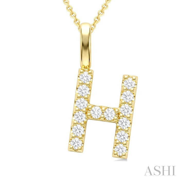 1/4 Ctw Initial 'H' Round Cut Diamond Pendant With Chain in 14K Yellow Gold