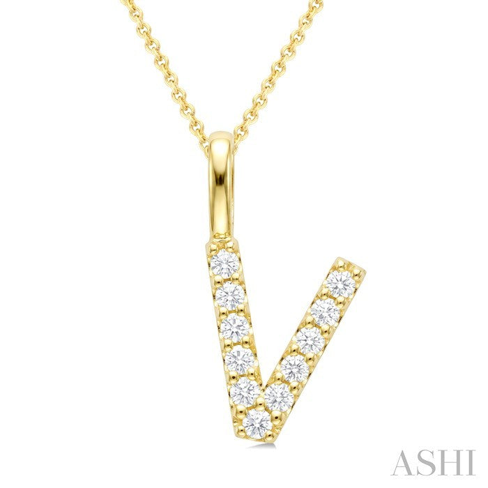 1/4 Ctw Initial 'V' Round Cut Diamond Pendant With Chain in 14K Yellow Gold