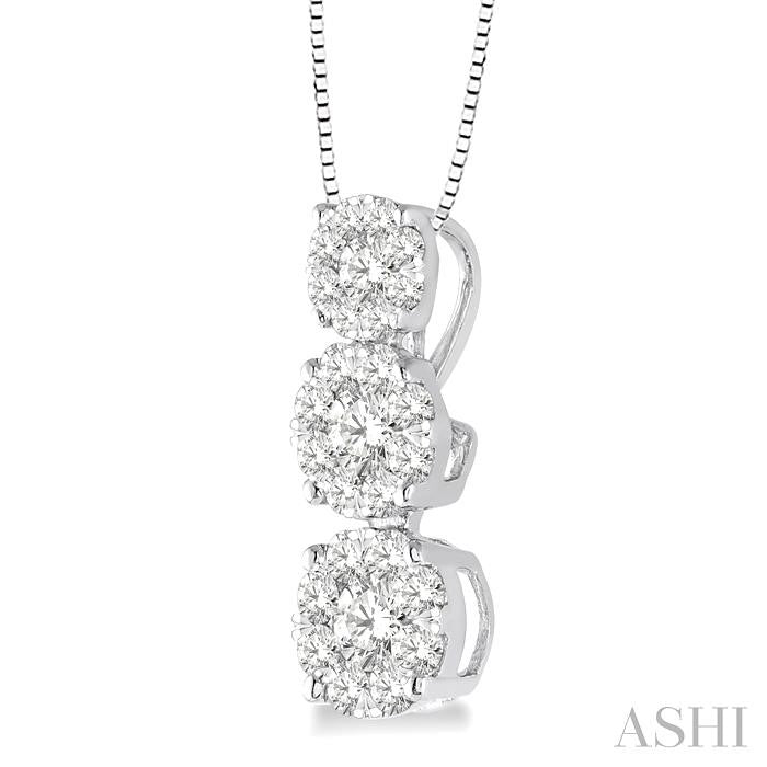 1/2 Ctw Diamond Shine Bright Pendant in 14K White Gold with Chain